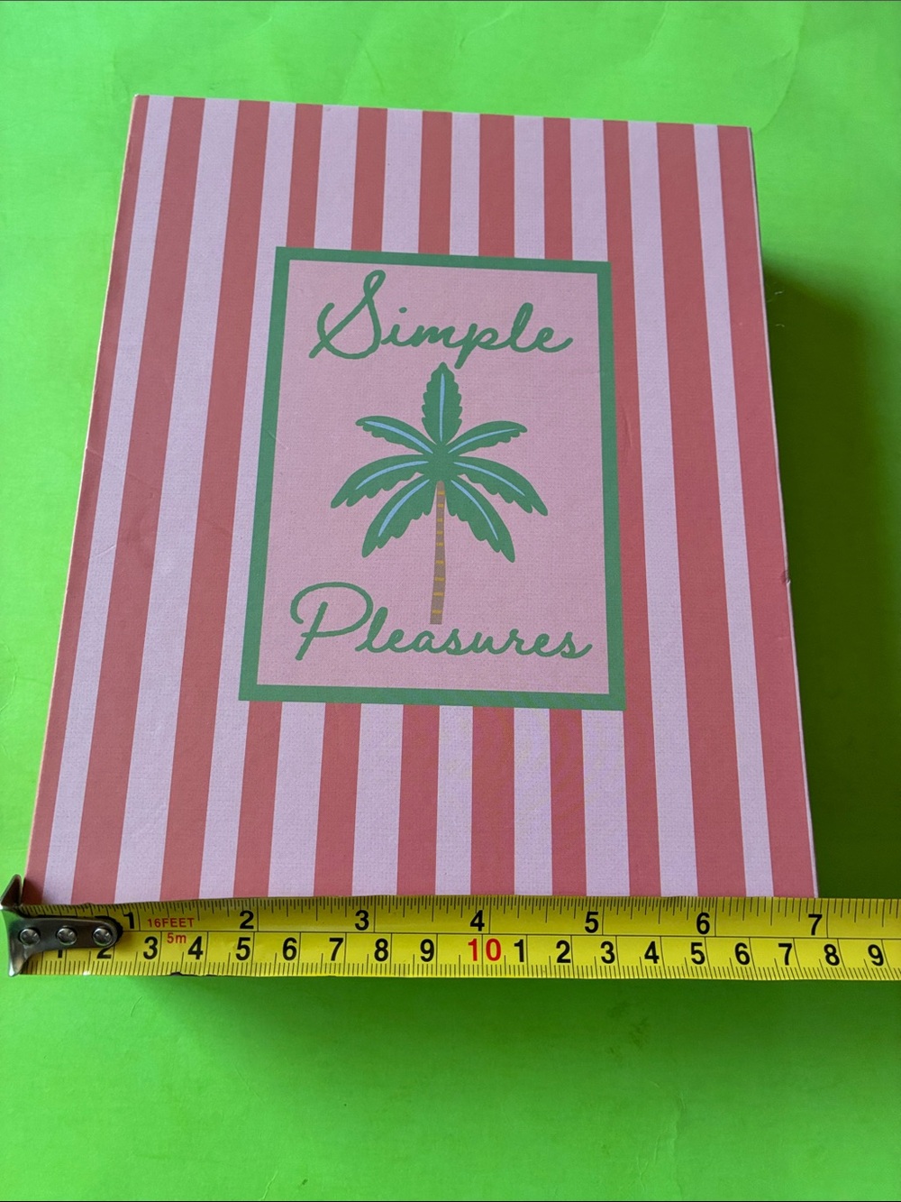 Simple Pleasures Self-Care Gift Box #2 (4 items) - Picture 9 of 10